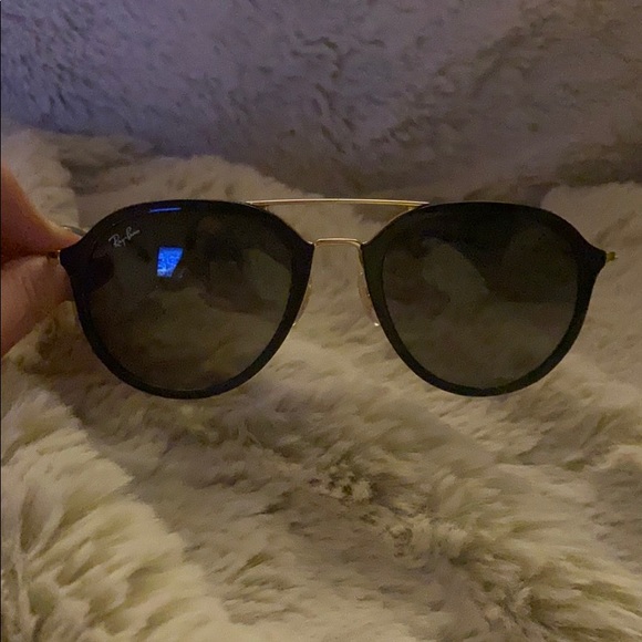 Ray Ban Sunglasses - Picture 3 of 3